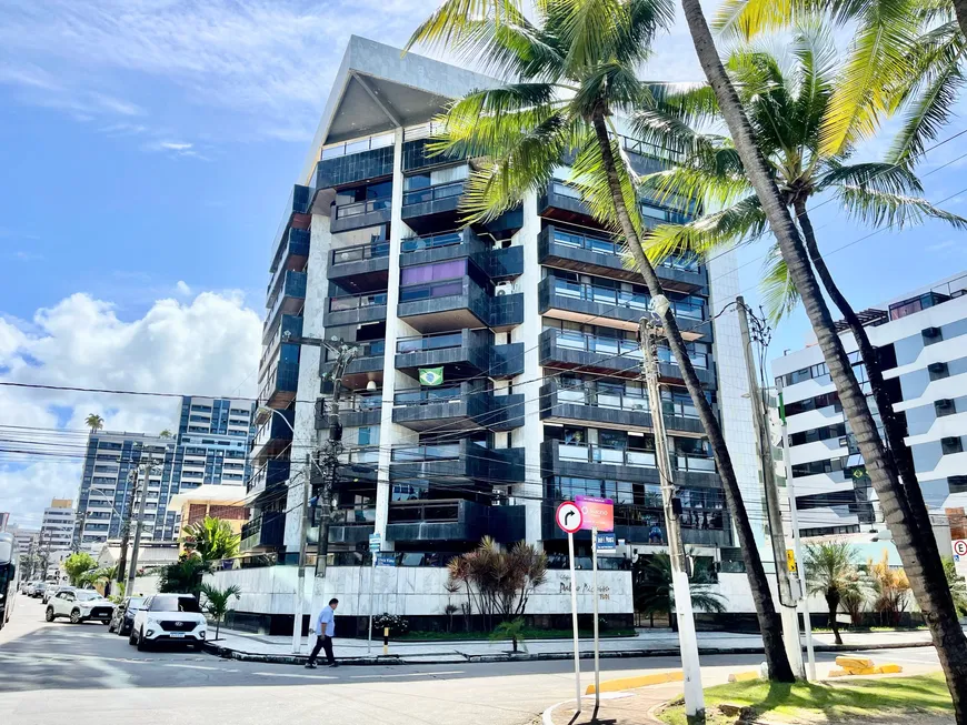 Foto 1 de Apartamento com 4 Quartos à venda, 248m² em Ponta Verde, Maceió