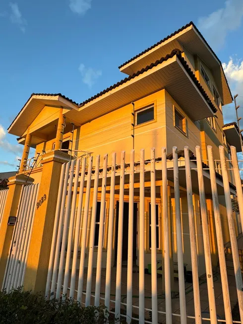 Foto 1 de Casa com 3 Quartos à venda, 249m² em Centro, Campo Largo