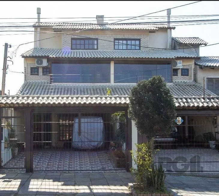 Foto 1 de Casa com 3 Quartos à venda, 204m² em Cavalhada, Porto Alegre