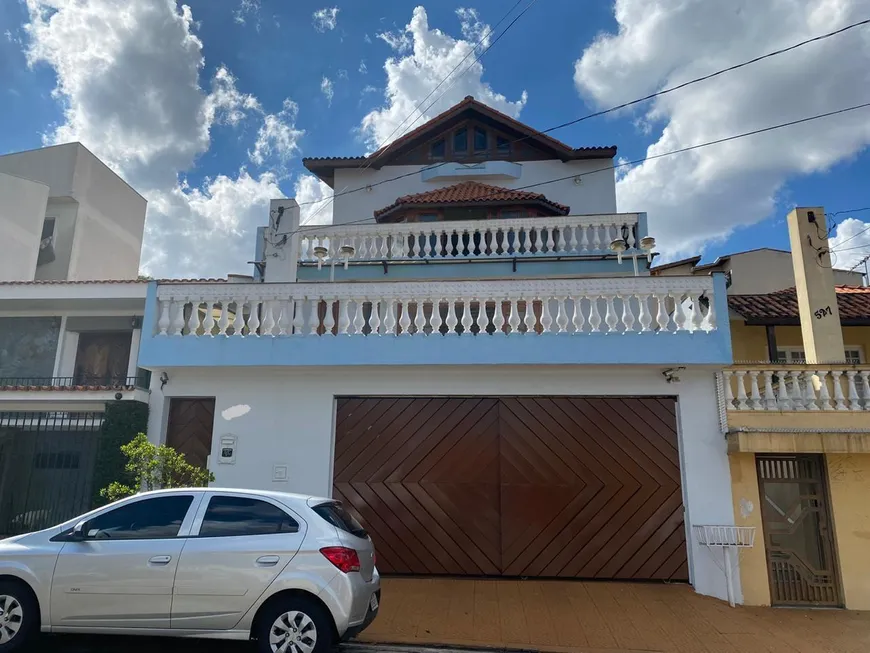 Foto 1 de Sobrado com 3 Quartos para venda ou aluguel, 600m² em Vila Metalurgica, Santo André