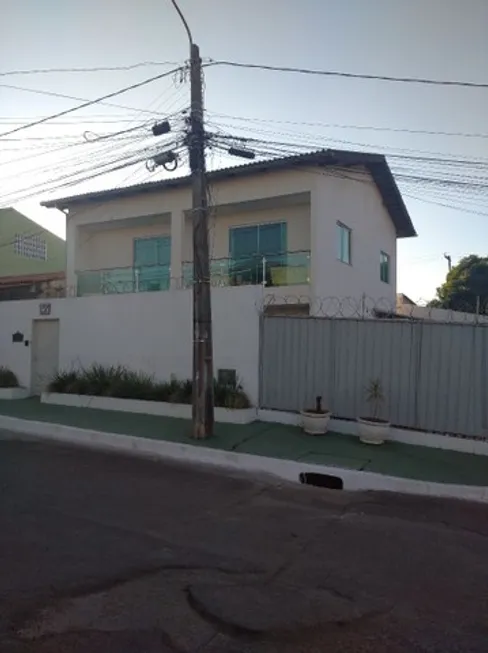 Foto 1 de Casa com 4 Quartos à venda, 200m² em Taguatinga Norte, Brasília