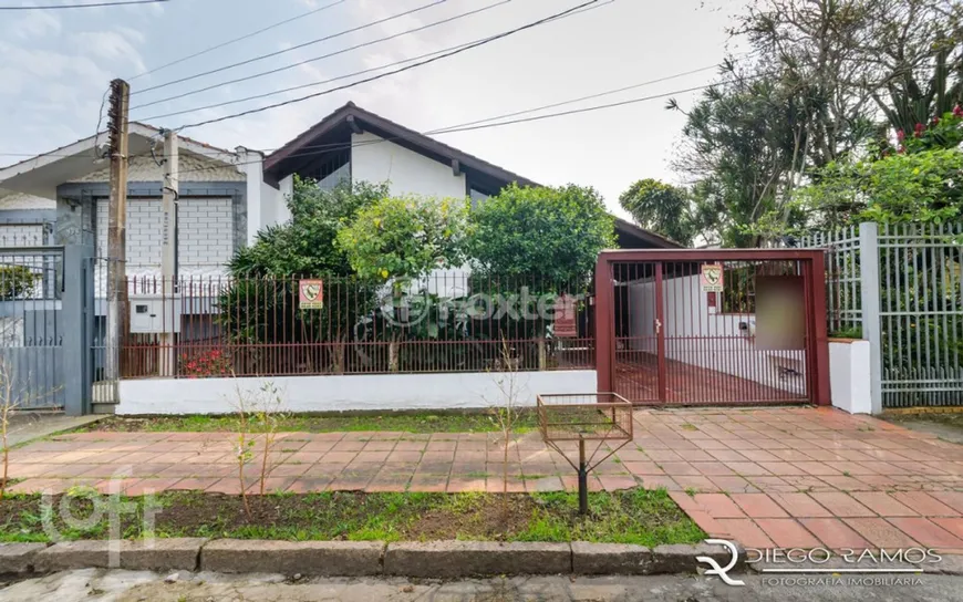 Foto 1 de Casa com 3 Quartos à venda, 187m² em Jardim Itú Sabará, Porto Alegre