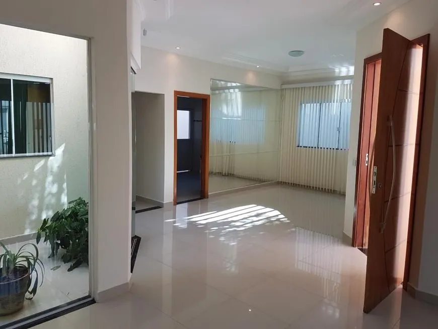 Foto 1 de Casa com 3 Quartos à venda, 150m² em Alto Umuarama, Uberlândia