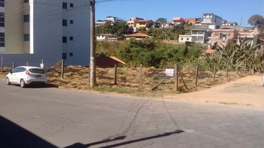 Foto 1 de Lote/Terreno à venda, 450m² em São Caetano, São João Del Rei