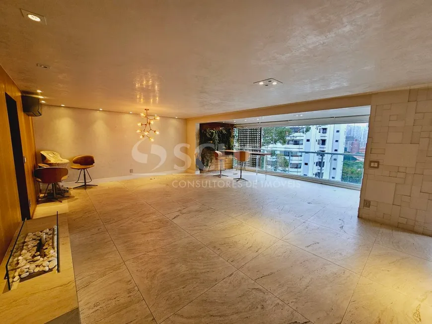 Foto 1 de Apartamento com 3 Quartos à venda, 241m² em Chácara Santo Antônio, São Paulo