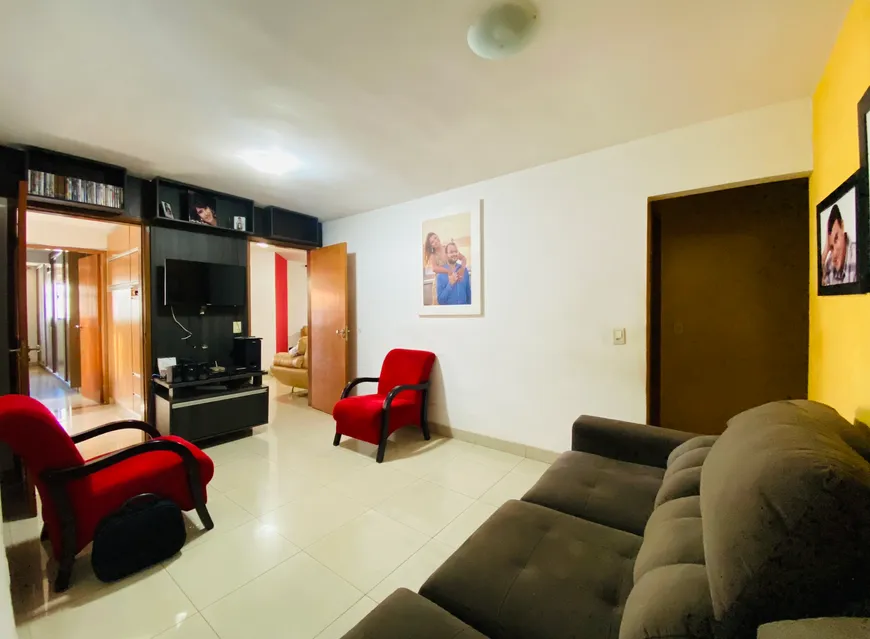 Foto 1 de Casa com 4 Quartos à venda, 260m² em Goiania 2, Goiânia