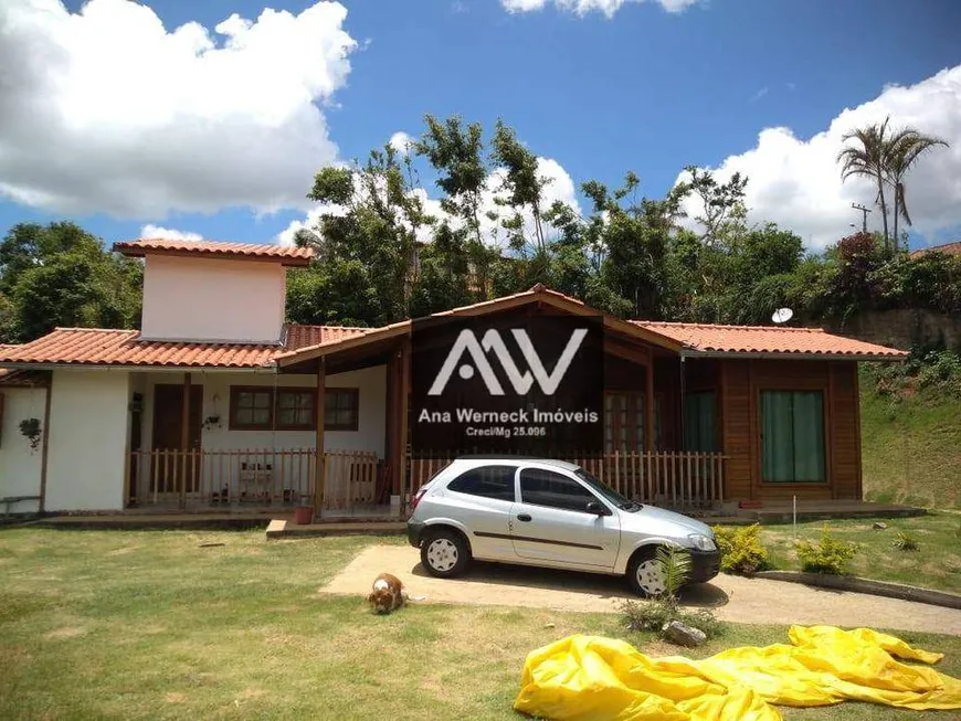 Foto 1 de Fazenda/Sítio com 3 Quartos à venda, 1308m² em Centro, Simão Pereira