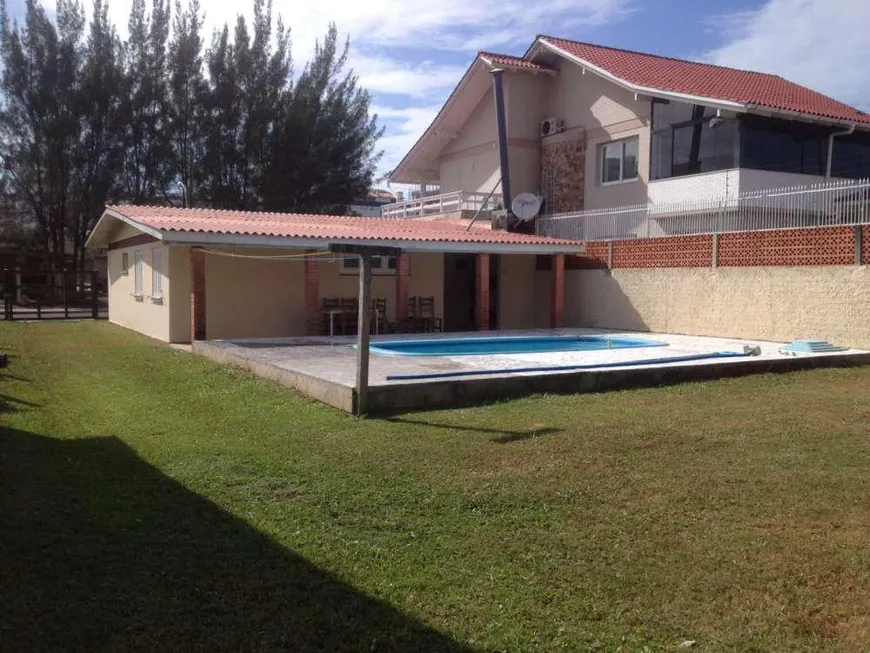 Foto 1 de Casa com 4 Quartos para alugar, 70m² em Centro, Capão da Canoa