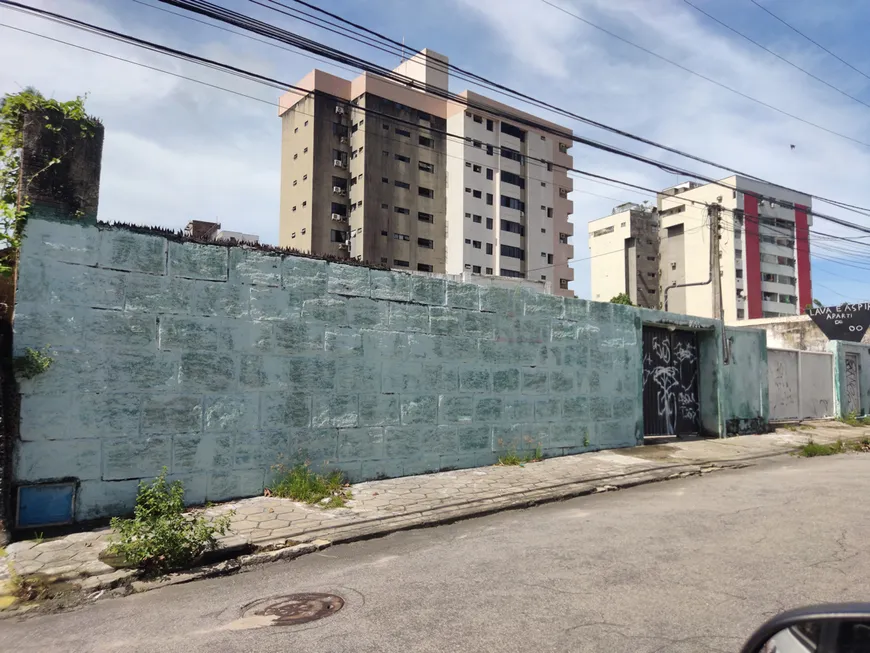 Foto 1 de Casa com 4 Quartos para alugar, 714m² em Joaquim Tavora, Fortaleza