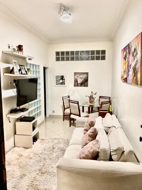 Foto 1 de Apartamento com 2 Quartos à venda, 65m² em Copacabana, Rio de Janeiro