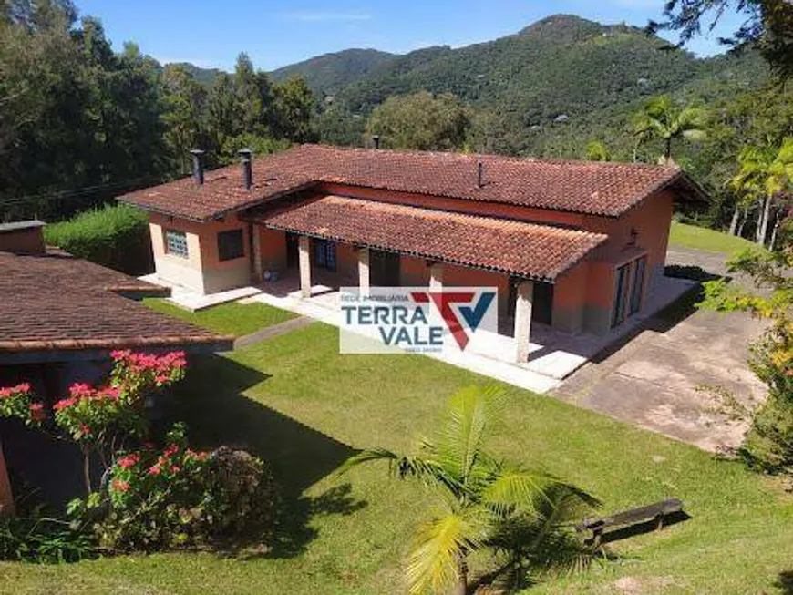 Foto 1 de Fazenda/Sítio com 4 Quartos à venda, 280m² em , Santo Antônio do Pinhal