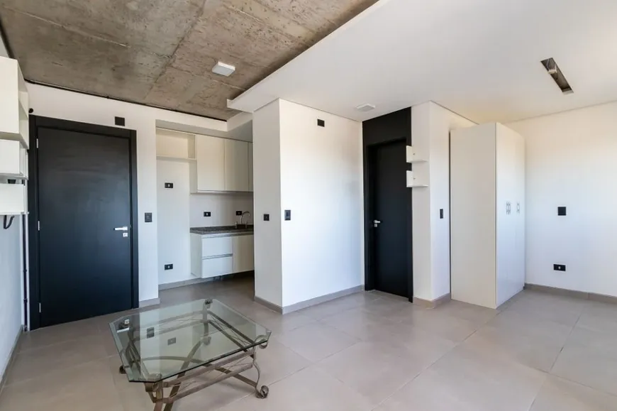 Foto 1 de Apartamento com 1 Quarto para alugar, 30m² em Prado Velho, Curitiba
