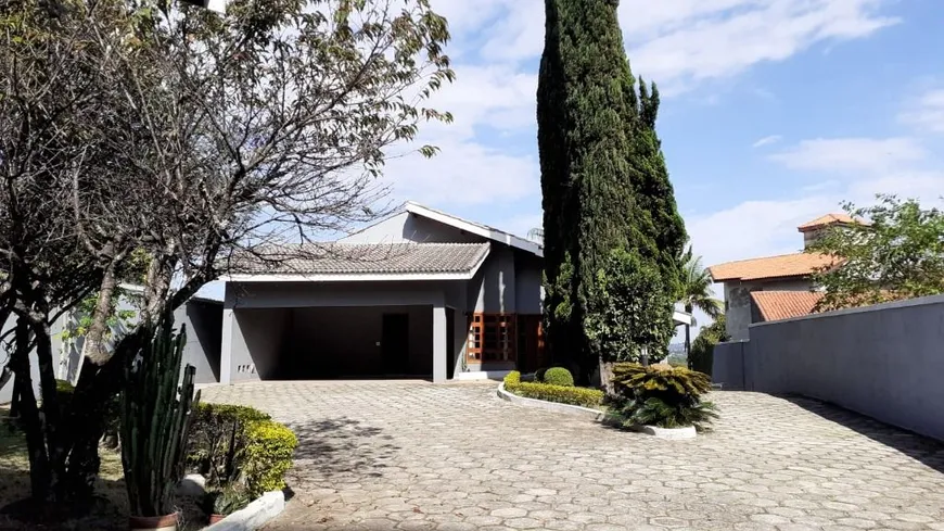 Foto 1 de Casa de Condomínio com 4 Quartos para venda ou aluguel, 500m² em Granja Viana, Carapicuíba