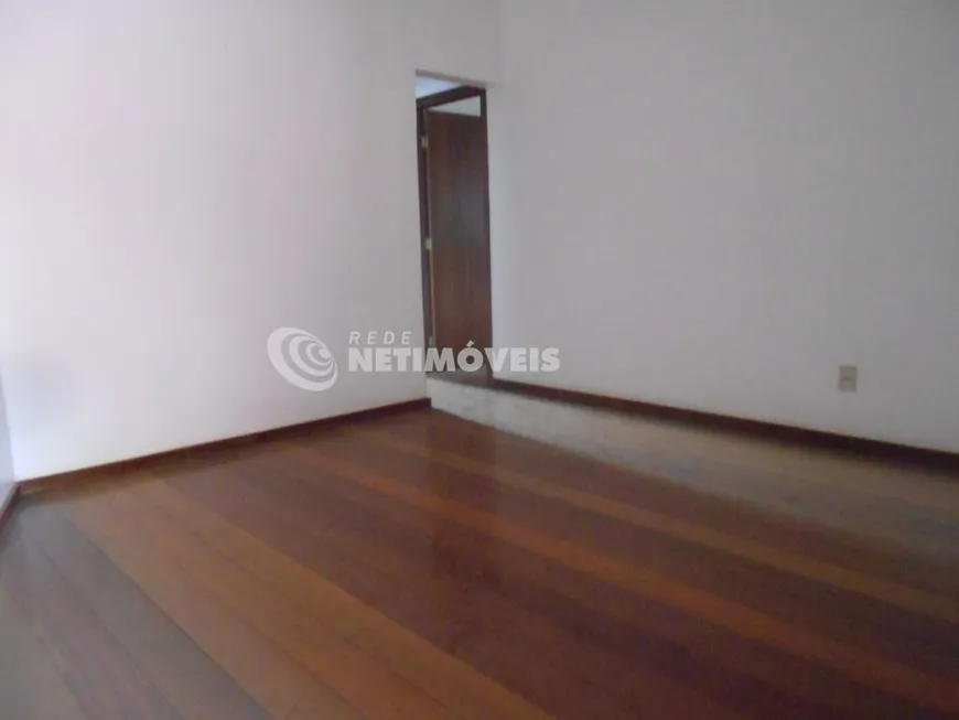 Foto 1 de Casa com 4 Quartos à venda, 280m² em São José, Belo Horizonte