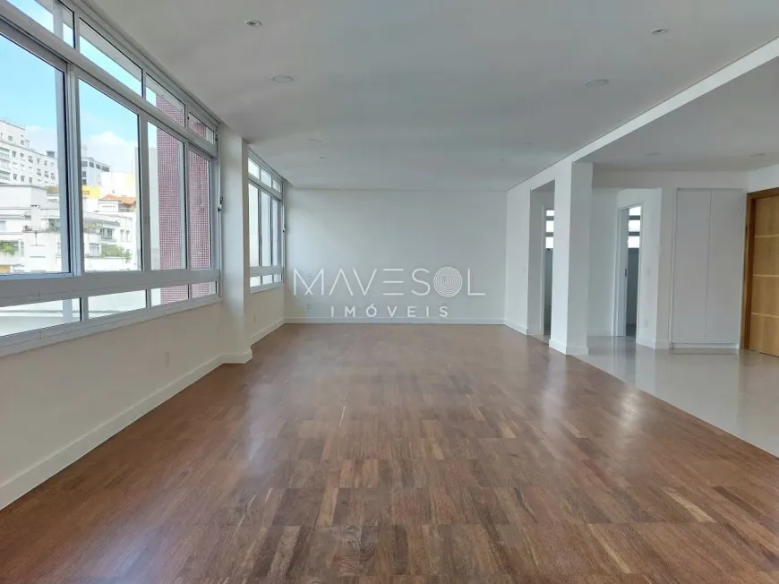 Foto 1 de Apartamento com 3 Quartos à venda, 218m² em Higienópolis, São Paulo