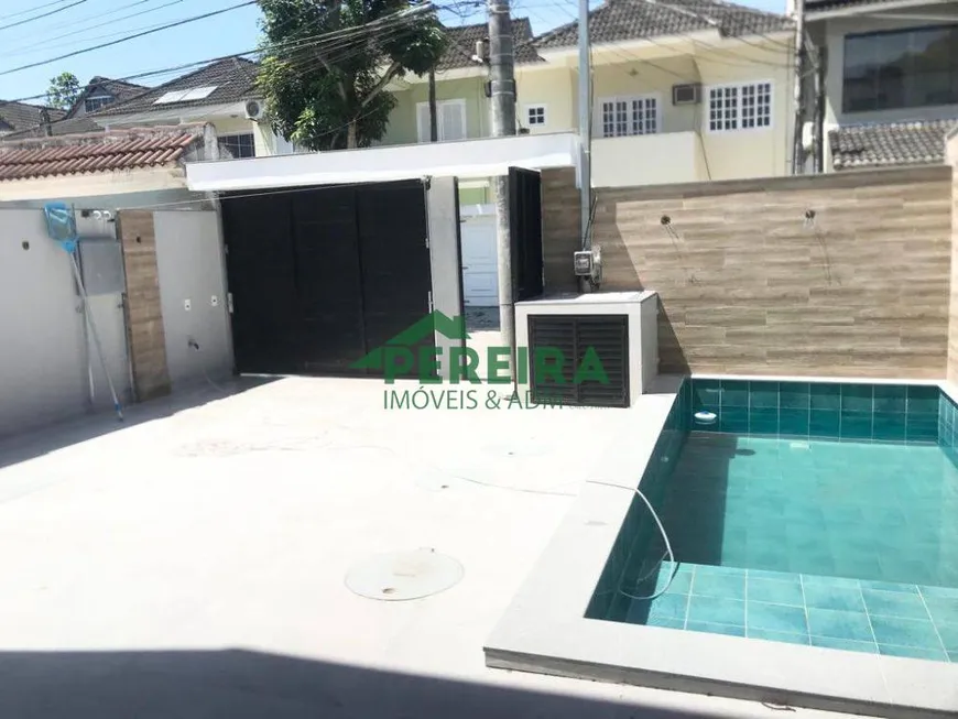 Foto 1 de Casa de Condomínio com 3 Quartos à venda, 227m² em Vargem Pequena, Rio de Janeiro