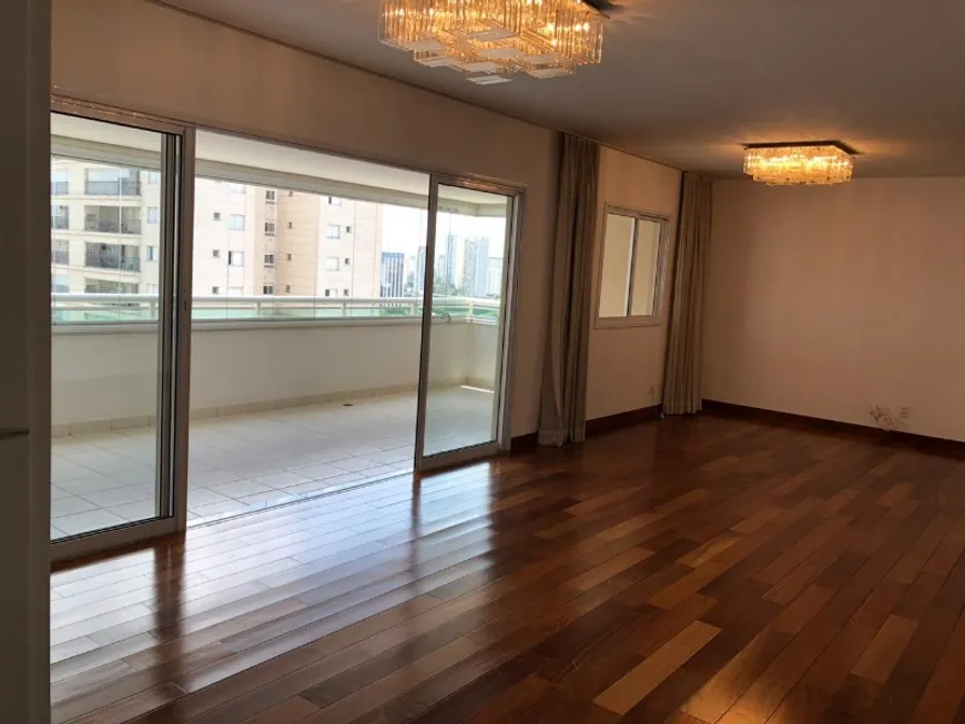 Foto 1 de Apartamento com 3 Quartos para alugar, 147m² em Vila Gertrudes, São Paulo