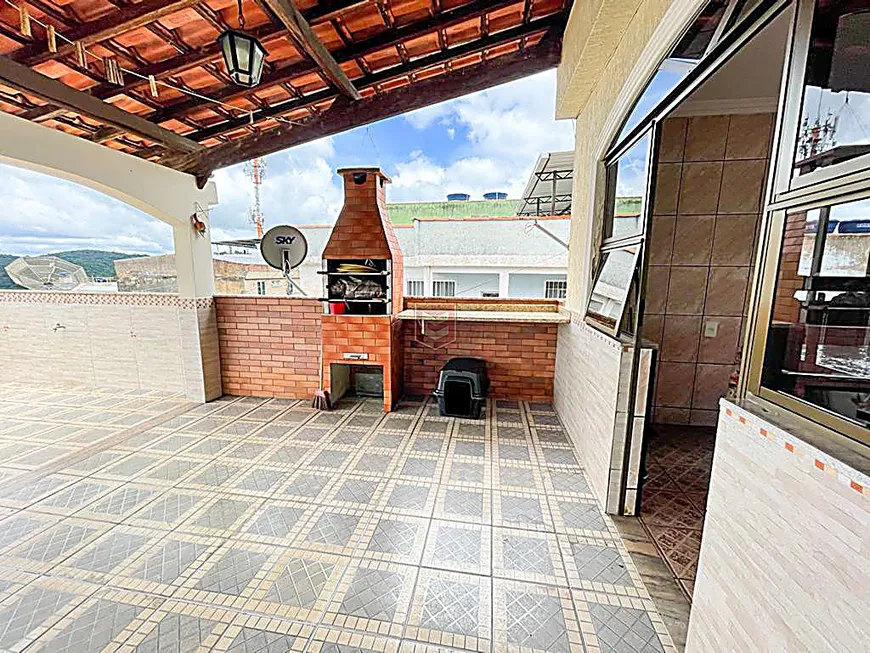 Foto 1 de Casa com 4 Quartos à venda, 133m² em Centenário, Juiz de Fora