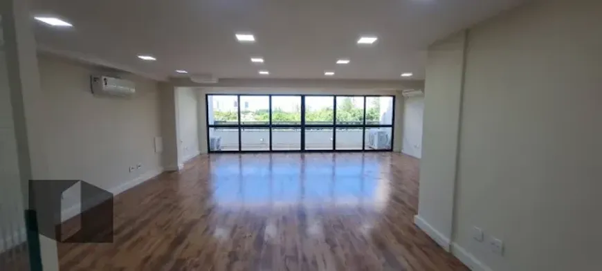 Foto 1 de Sala Comercial para alugar, 230m² em Barra da Tijuca, Rio de Janeiro