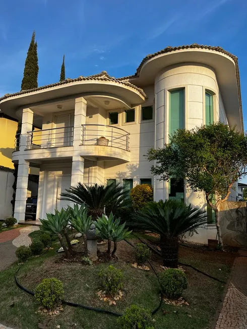 Foto 1 de Casa de Condomínio com 5 Quartos à venda, 390m² em Vera Cruz, Aparecida de Goiânia