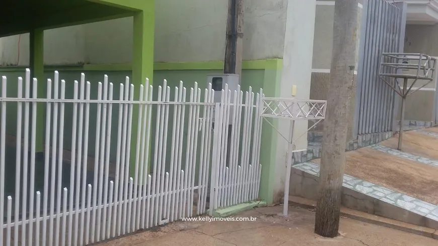 Foto 1 de Casa com 3 Quartos à venda, 400m² em Centro, Paulicéia