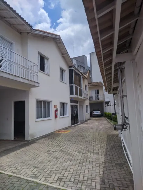 Foto 1 de Casa de Condomínio com 2 Quartos à venda, 90m² em Jardim Maria Rosa, Taboão da Serra