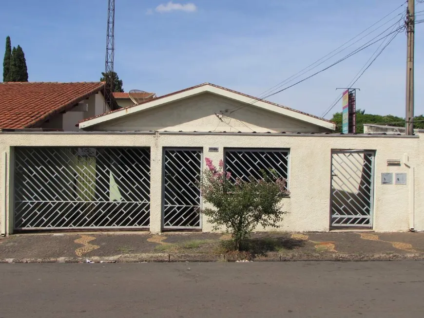 Foto 1 de Casa com 2 Quartos à venda, 142m² em Vila Louricilda, Americana