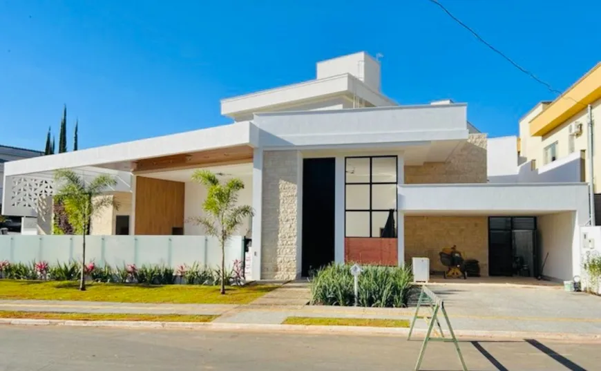 Foto 1 de Casa de Condomínio com 4 Quartos à venda, 662m² em Chácaras Maringá, Goiânia