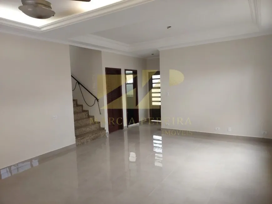 Foto 1 de Sobrado com 3 Quartos à venda, 213m² em Jardim Regina, Indaiatuba