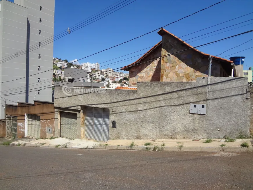 Foto 1 de Casa com 3 Quartos à venda, 170m² em Santa Efigênia, Belo Horizonte