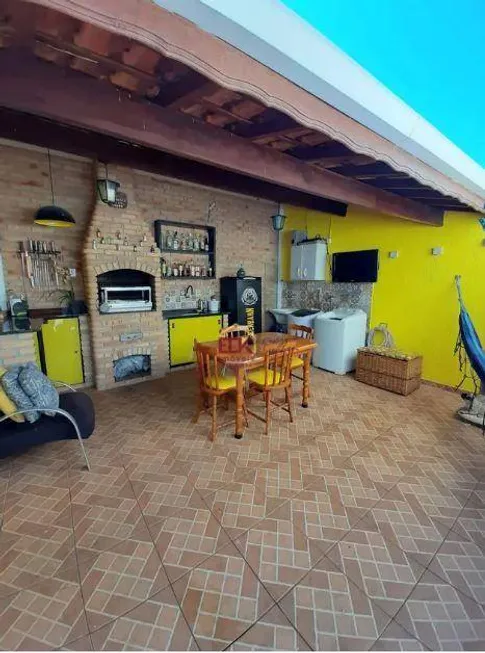 Foto 1 de Casa com 2 Quartos à venda, 125m² em Jardim Gurilândia, Taubaté