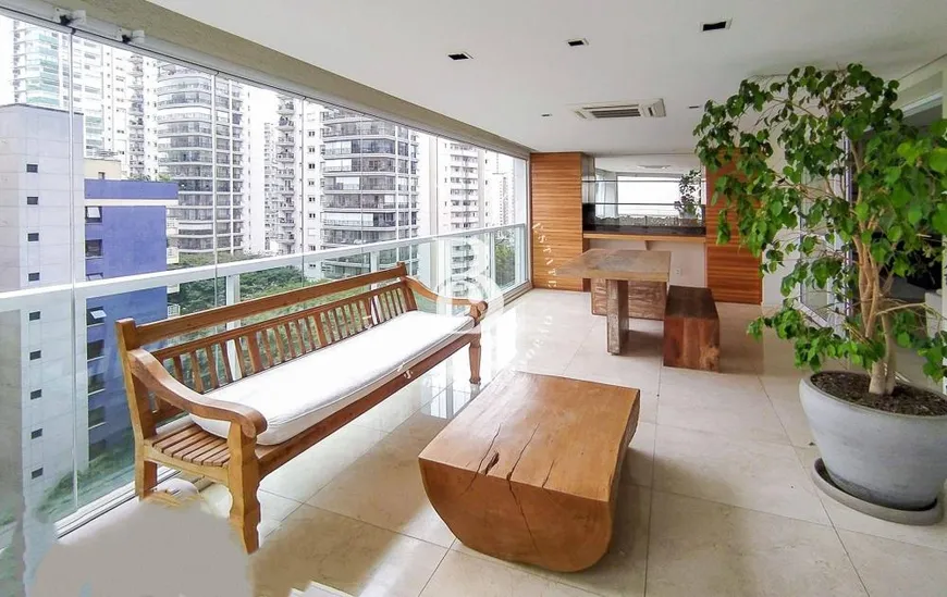 Foto 1 de Apartamento com 3 Quartos à venda, 76m² em Moema, São Paulo