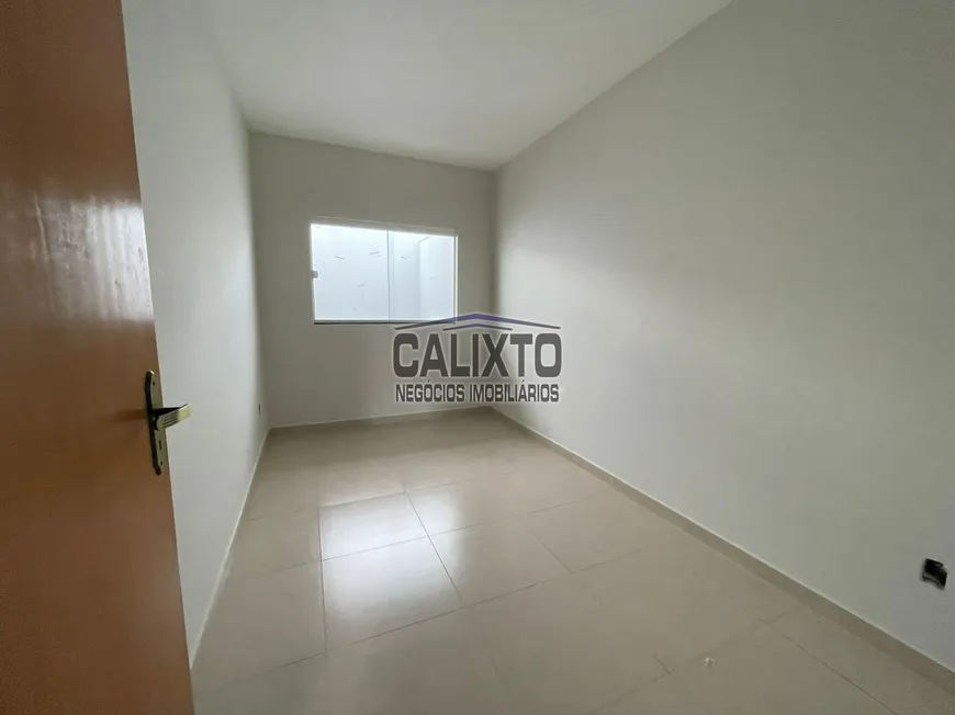 Foto 1 de Casa com 2 Quartos à venda, 70m² em Jardim Sucupira, Uberlândia