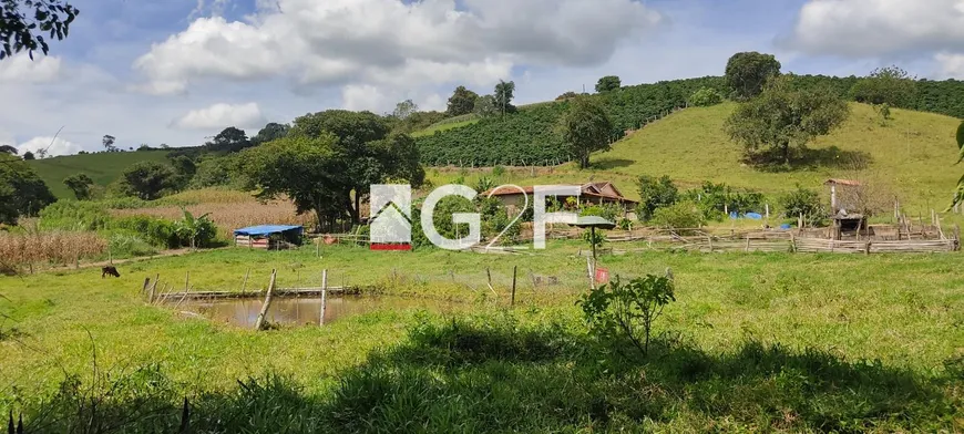 Foto 1 de Fazenda/Sítio com 3 Quartos à venda, 80m² em Centro, Inconfidentes