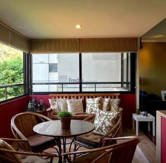 Foto 1 de Apartamento com 3 Quartos à venda, 180m² em Real Parque, São Paulo