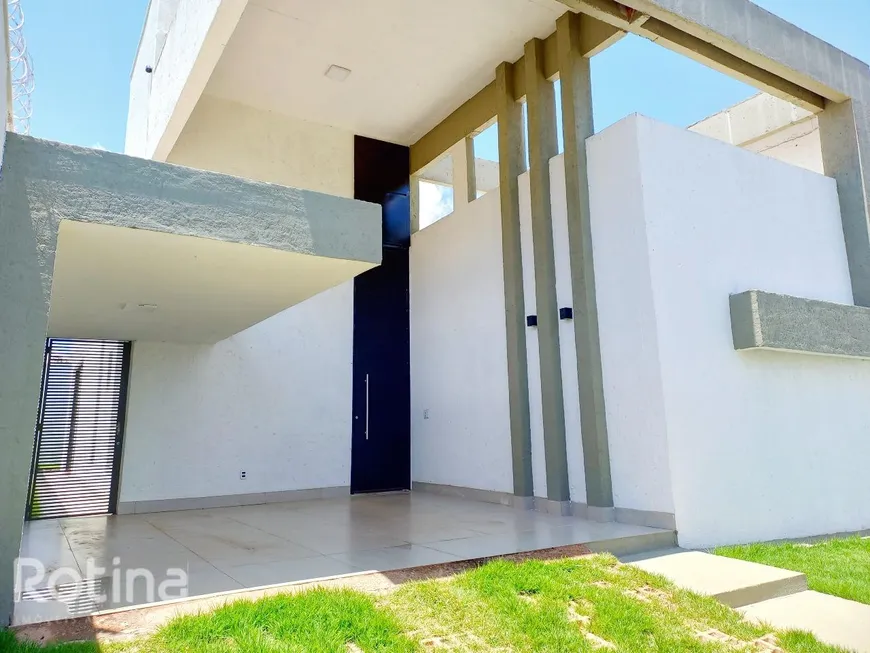 Foto 1 de Casa com 3 Quartos à venda, 178m² em Jardim Inconfidência, Uberlândia