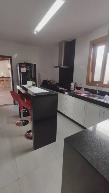 Foto 1 de Casa com 4 Quartos à venda, 230m² em Filadelfia, Betim