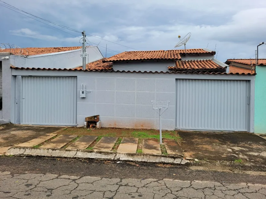 Foto 1 de Casa com 3 Quartos à venda, 100m² em Caldas do Oeste, Caldas Novas