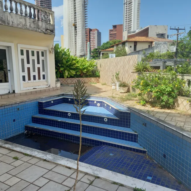 Foto 1 de Casa com 5 Quartos à venda, 600m² em Caminho Das Árvores, Salvador