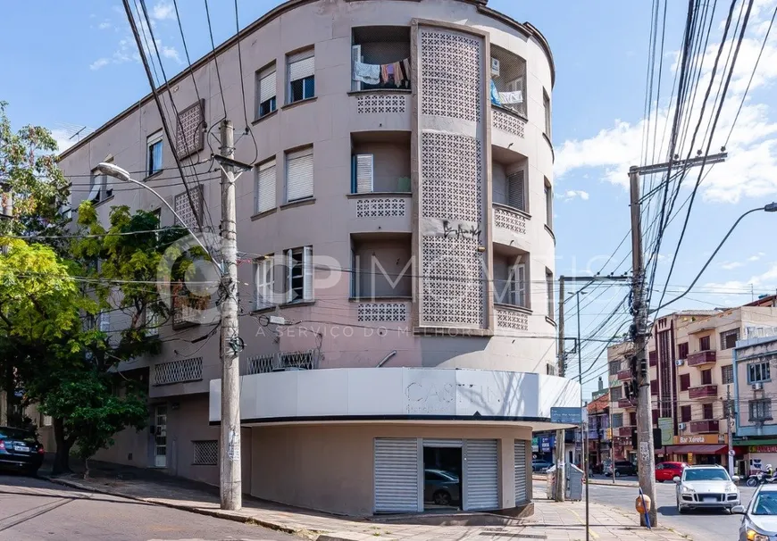 Foto 1 de Ponto Comercial à venda, 325m² em São João, Porto Alegre