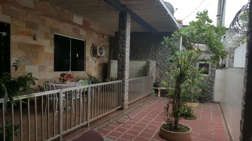 Foto 1 de Casa com 2 Quartos à venda, 172m² em Padre Miguel, Rio de Janeiro