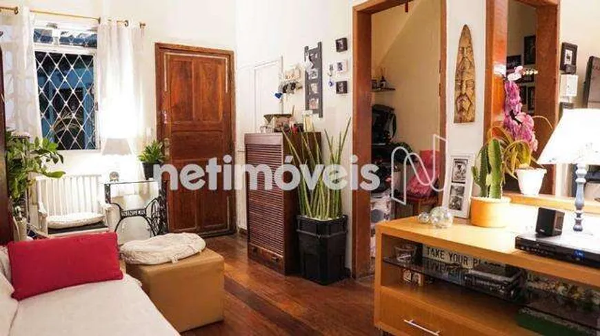 Foto 1 de Casa com 2 Quartos à venda, 61m² em Ipiranga, Belo Horizonte