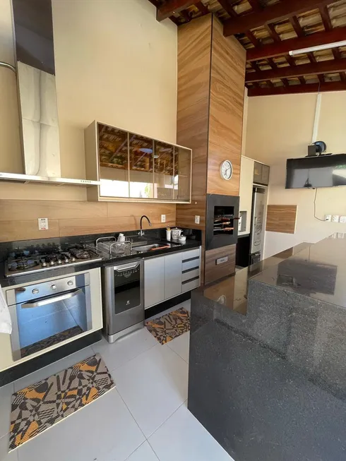 Foto 1 de Casa com 3 Quartos à venda, 274m² em Morada do Ouro, Cuiabá