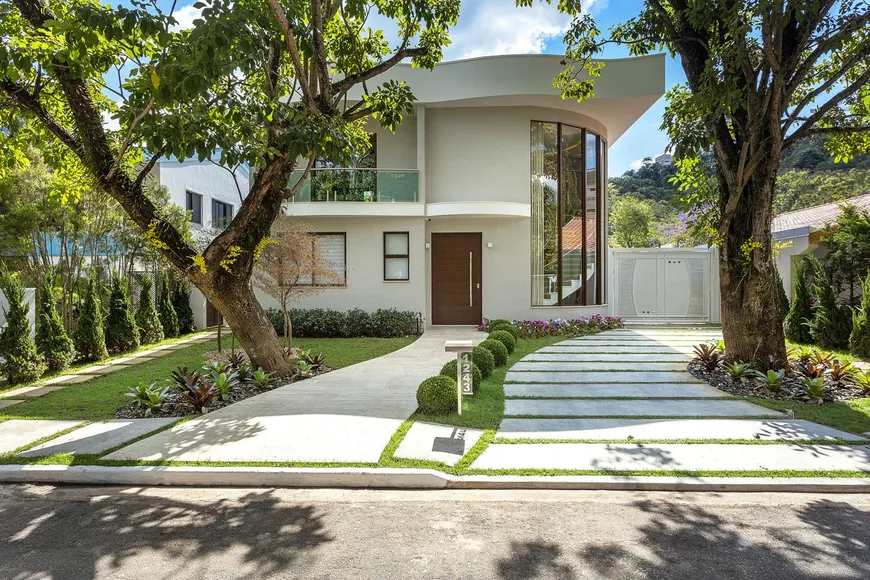 Foto 1 de Casa com 4 Quartos à venda, 125m² em Pântano do Sul, Florianópolis