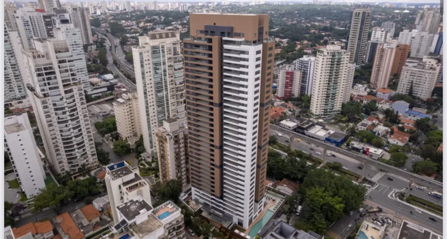 Foto 1 de Apartamento com 3 Quartos à venda, 143m² em Moema, São Paulo