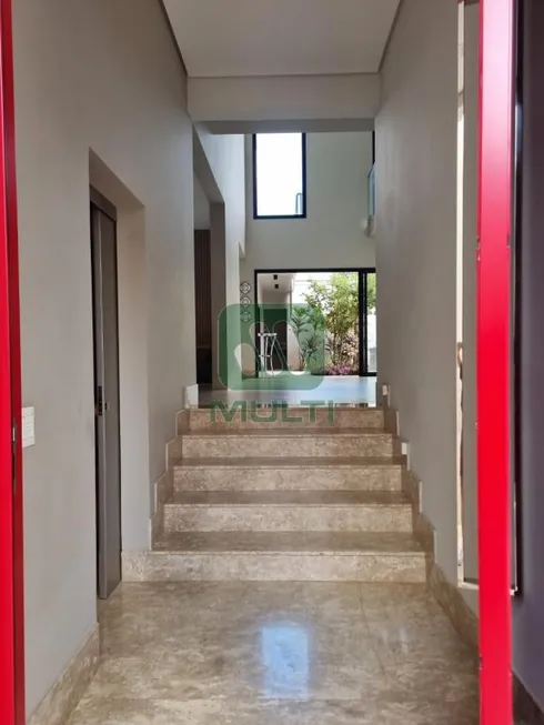 Foto 1 de Casa com 3 Quartos para alugar, 330m² em Vigilato Pereira, Uberlândia