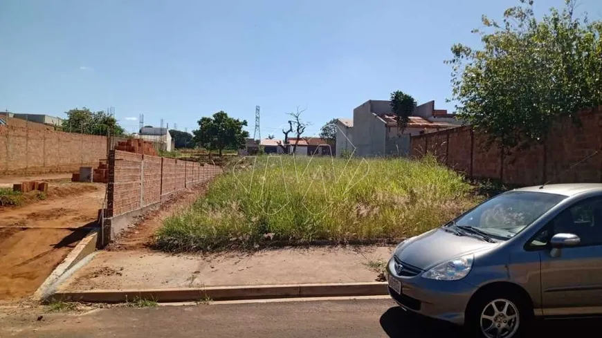 Foto 1 de Lote/Terreno para alugar, 460m² em Cidade Jardim, Araraquara