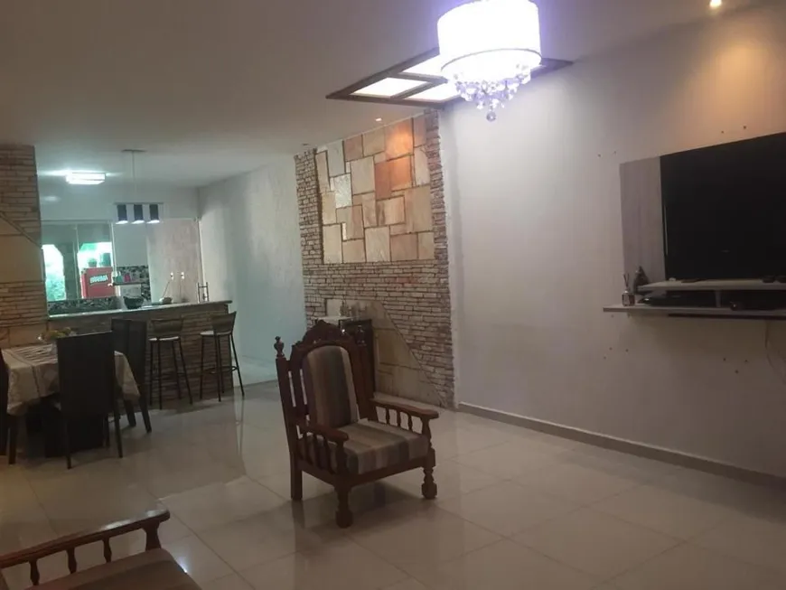 Foto 1 de Casa com 3 Quartos à venda, 223m² em São Jorge, Uberlândia