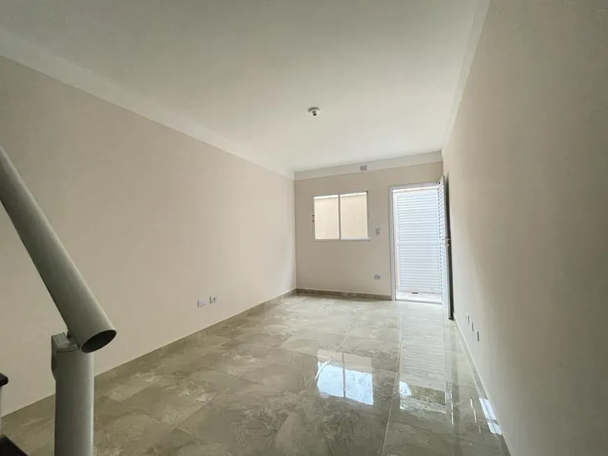 Foto 1 de Casa de Condomínio com 2 Quartos à venda, 55m² em Sítio do Campo, Praia Grande