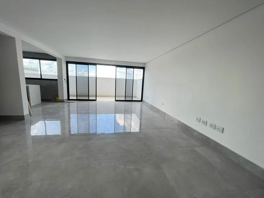 Foto 1 de Apartamento com 3 Quartos à venda, 140m² em Diamante, Belo Horizonte